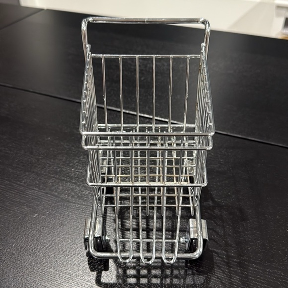 Miniature Silver Metal Rolling Functioning Shopping Cart - Picture 7 of 9